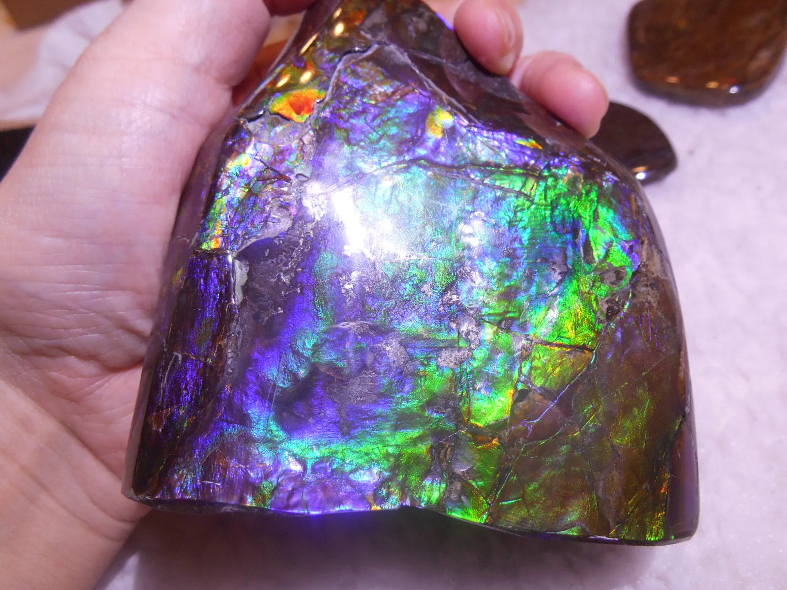 115x 100x 93 mm　Rare Natural Huge -Four-Sides Collector Stone  CS-86 レア4面カラー ナチュラル　コレクション　ディスプレイピース