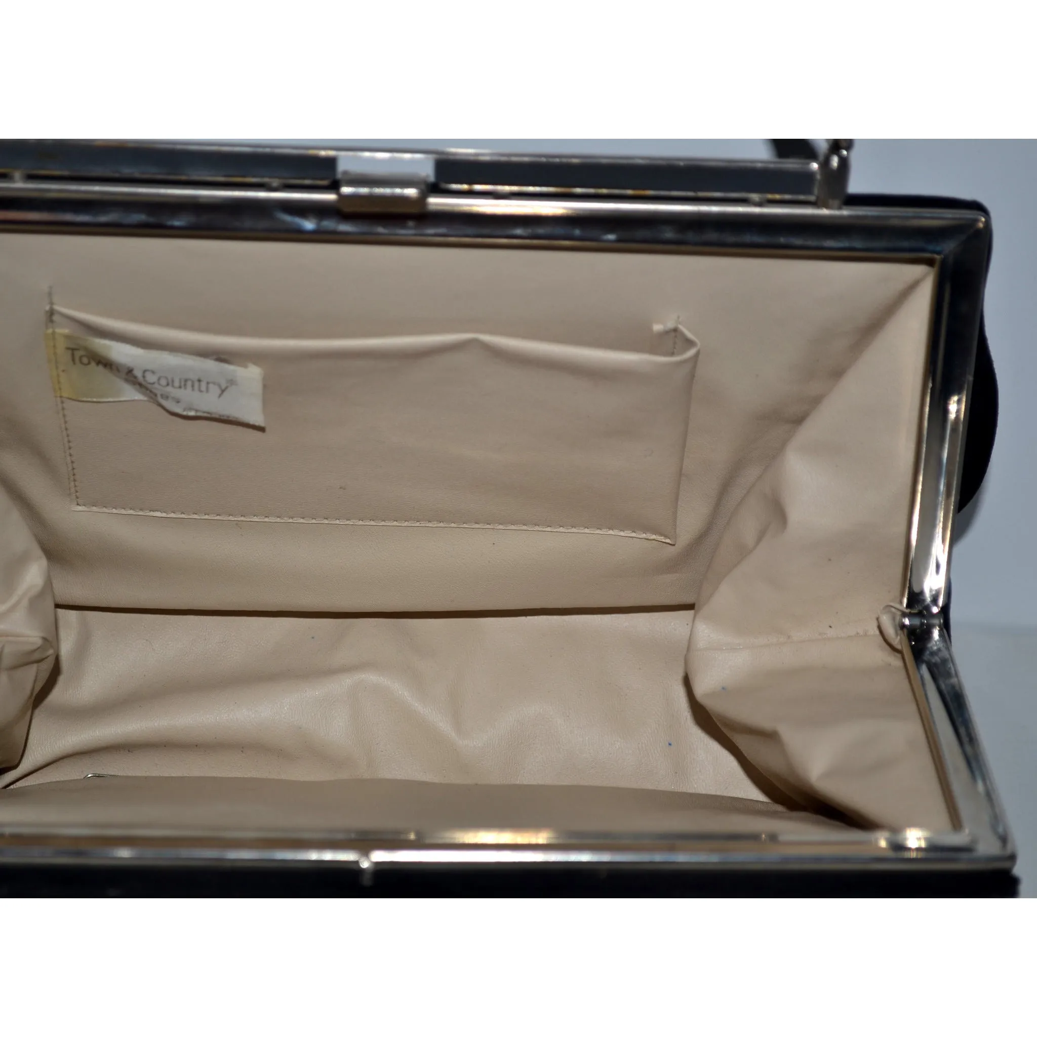 Black Fashion Purse By Town & Country