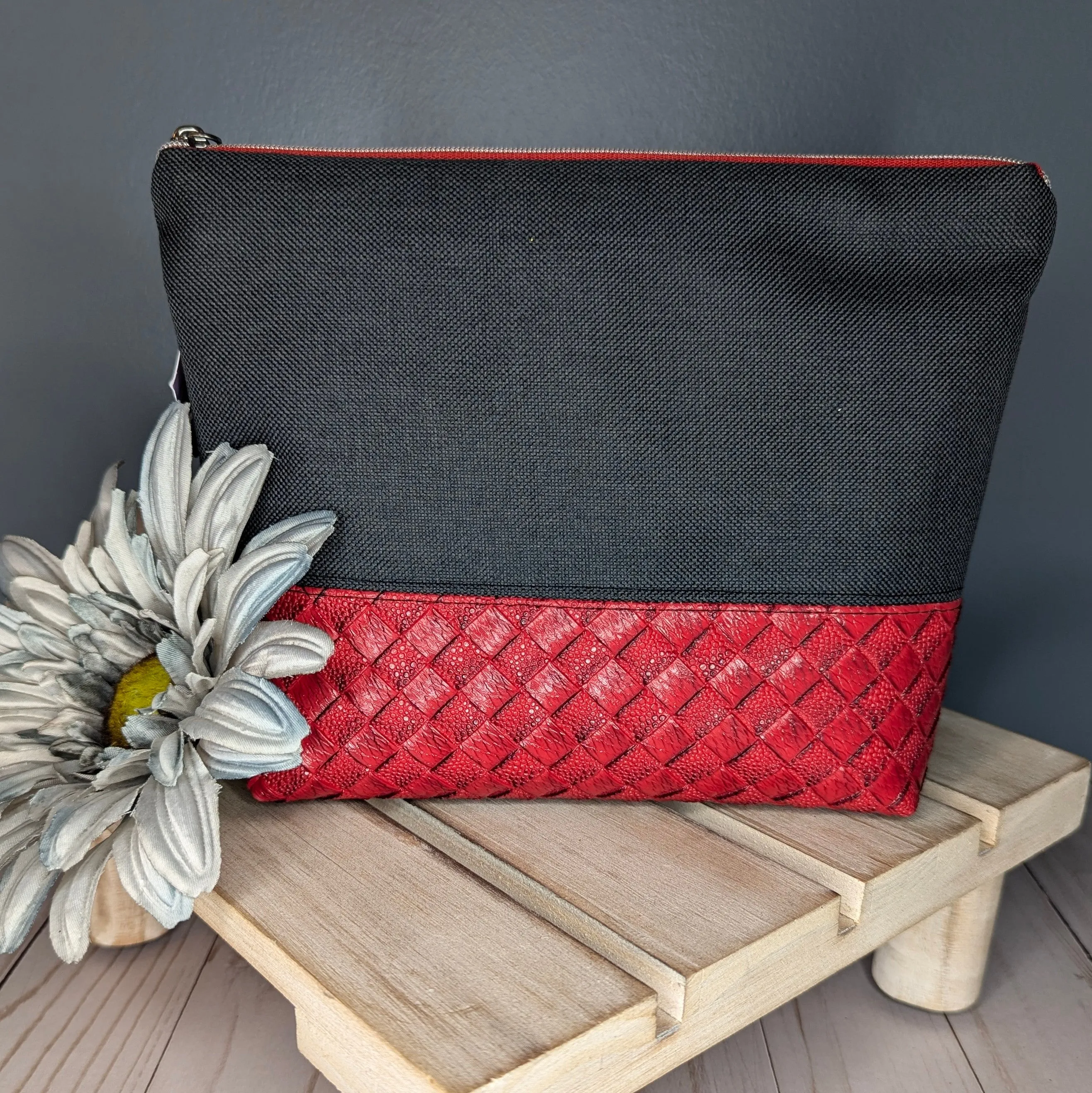Black/Red zipper pouch