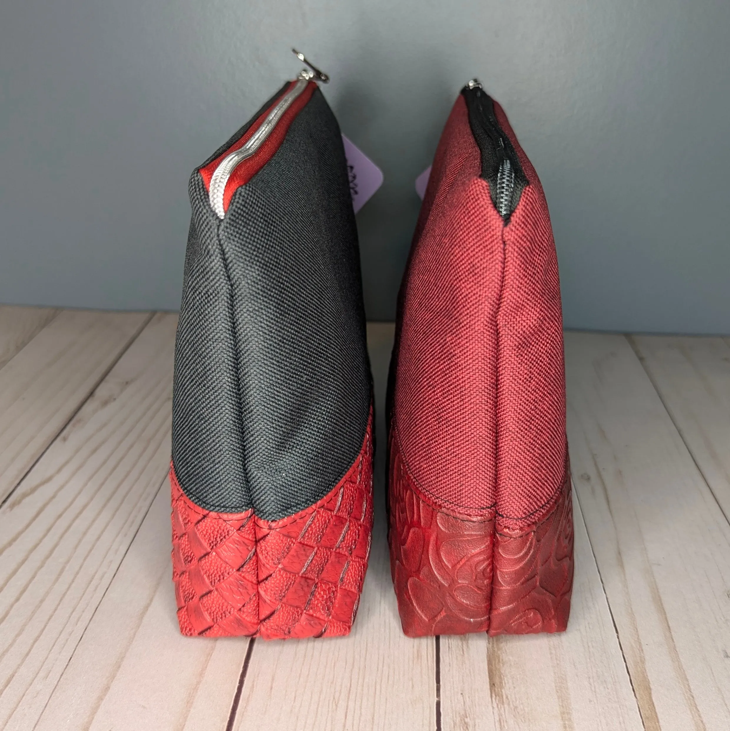 Black/Red zipper pouch