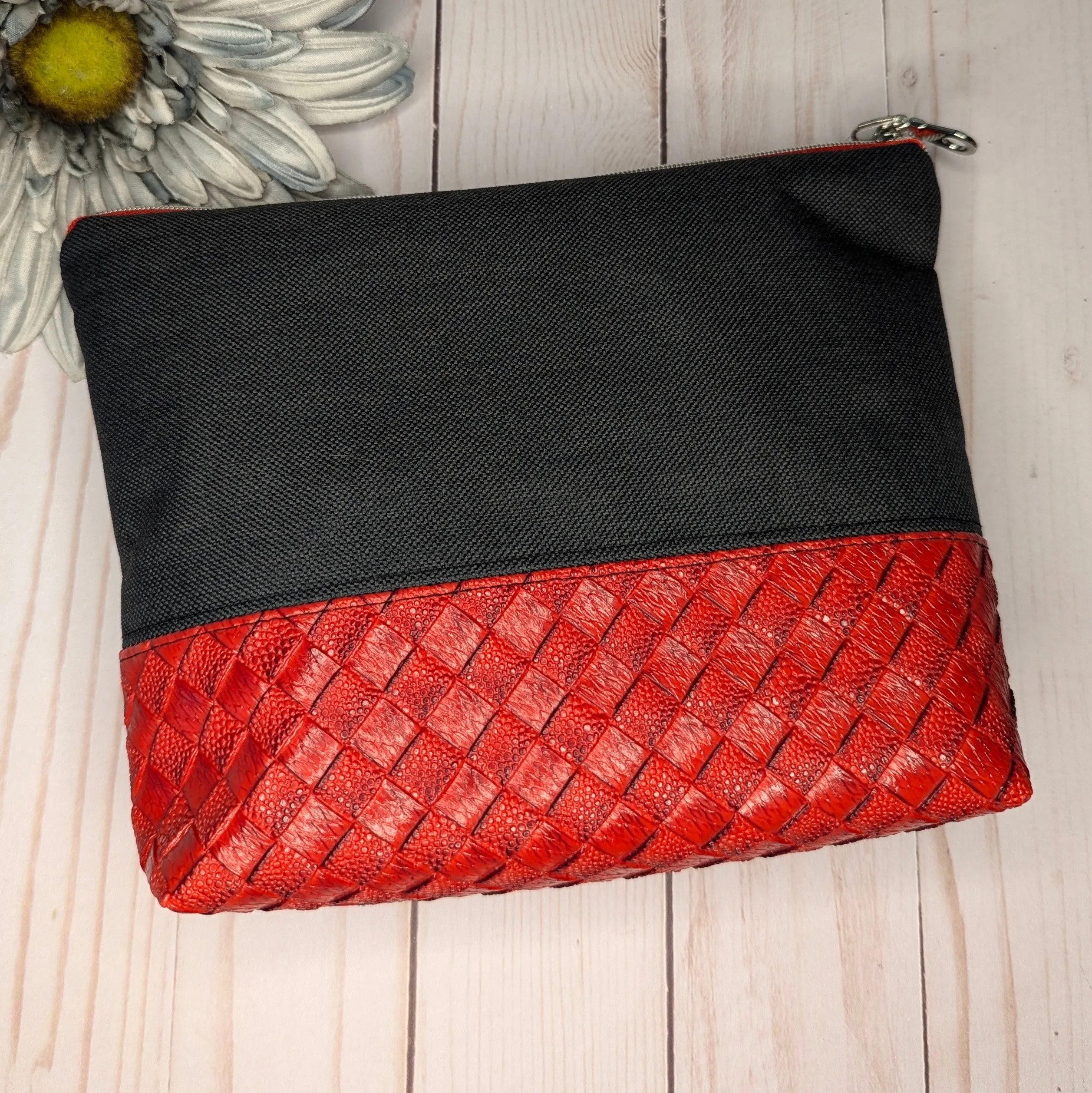 Black/Red zipper pouch
