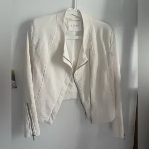 Blank NYC Size Small White Jacket