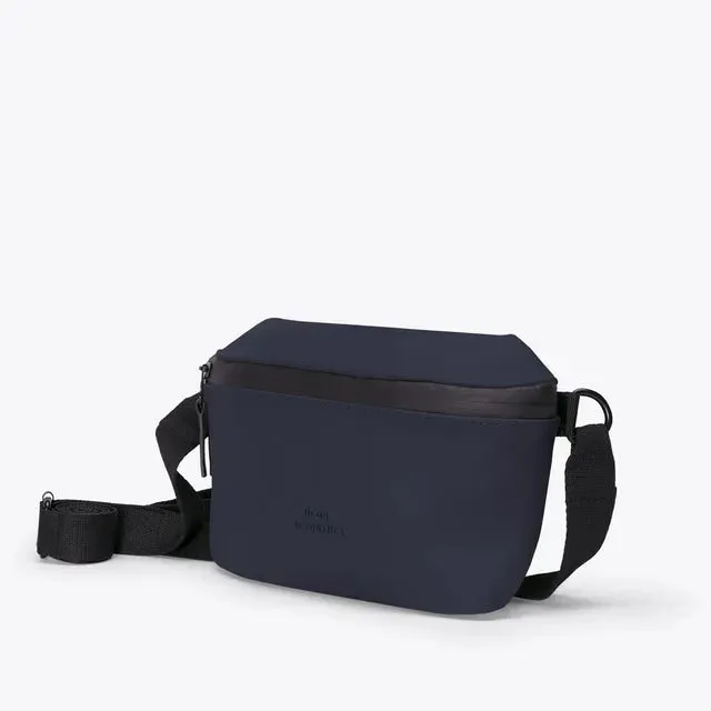 Bolso Riñonera UCON Jona Medium Lotus Infinity Navy