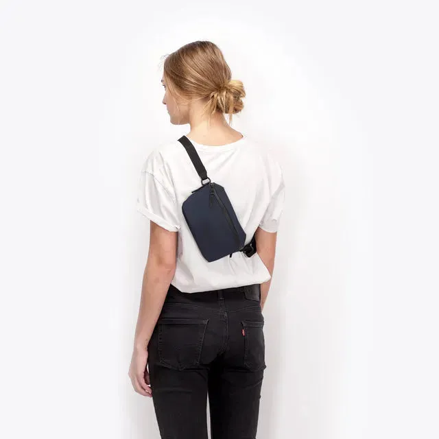 Bolso Riñonera UCON Jona Medium Lotus Infinity Navy