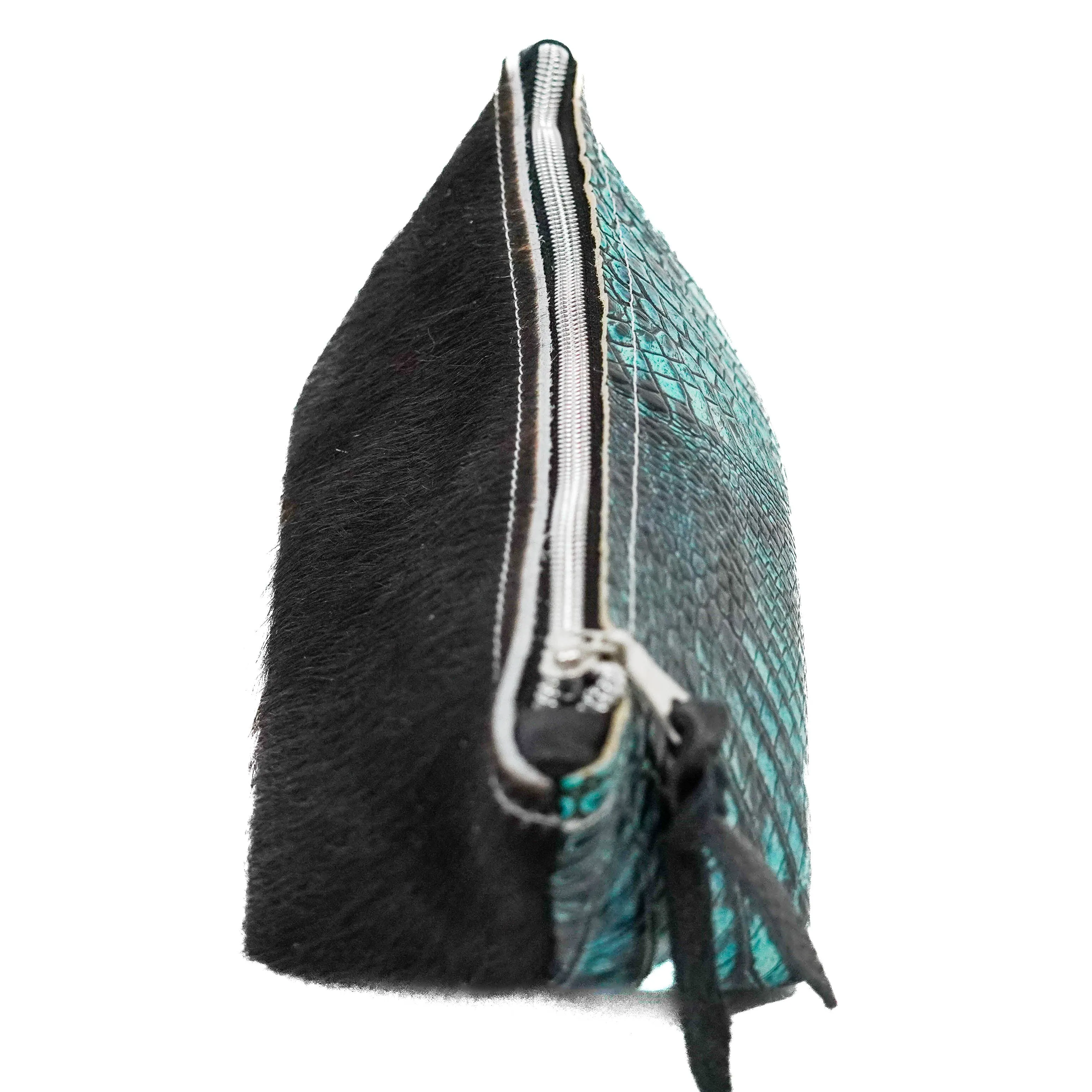 Buckle Bunny - Dark Brindle w/ Aqua Croc