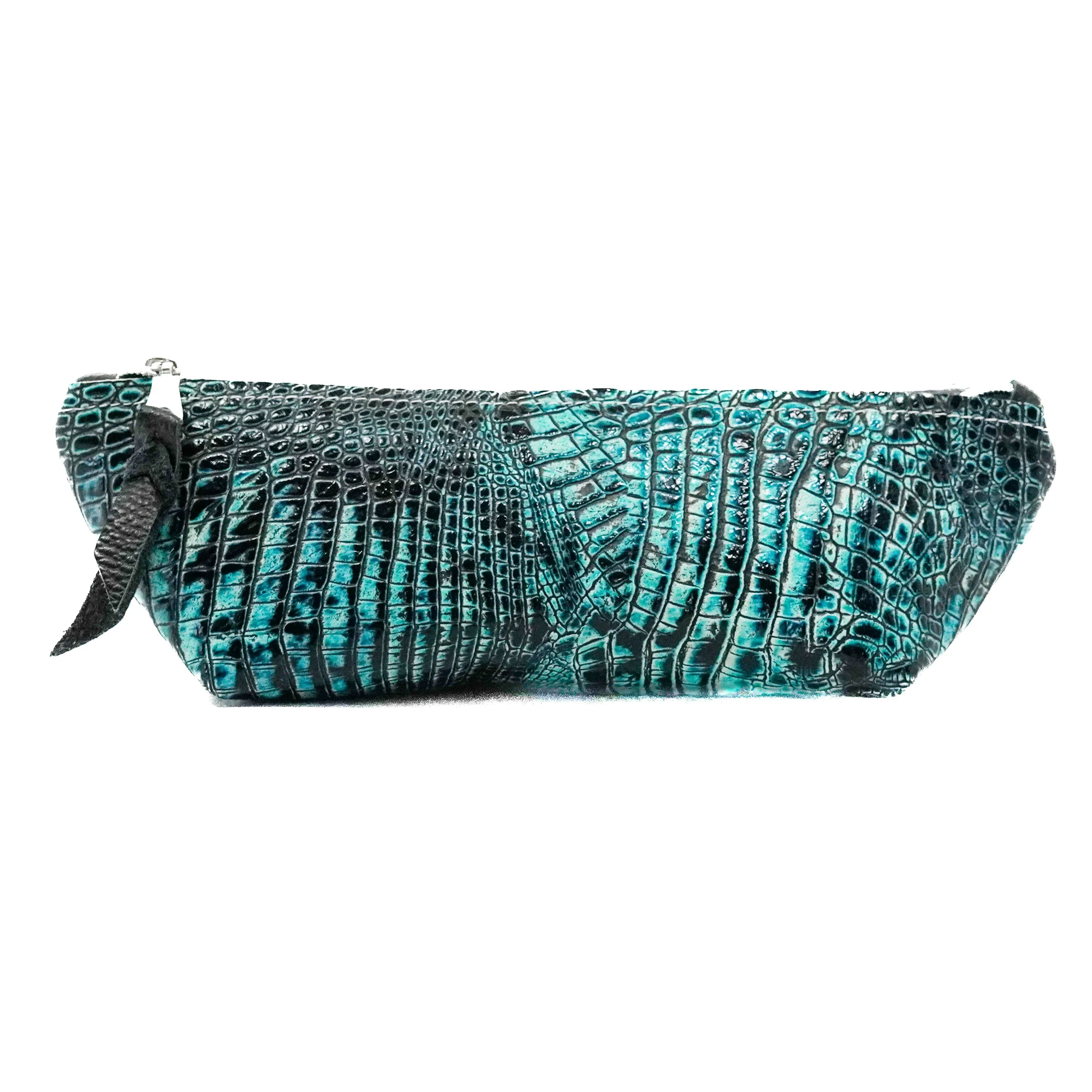 Buckle Bunny - Dark Brindle w/ Aqua Croc