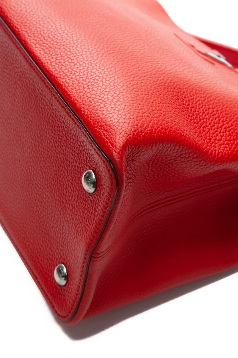 Capucines MM Bag