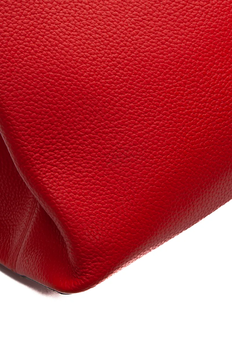 Capucines MM Bag