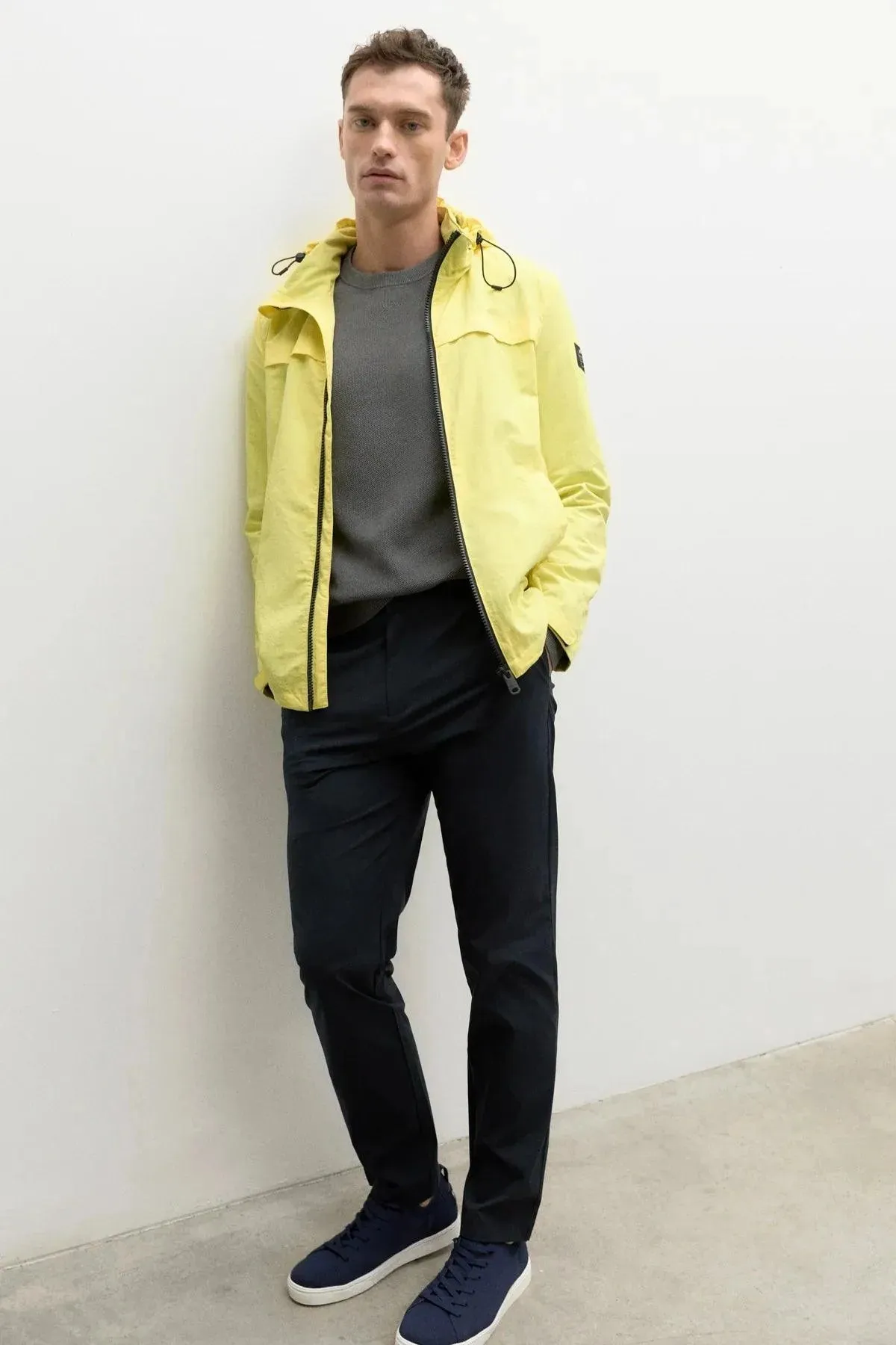 Chubasquero Ecoalf de Hombre Benia Lemonade