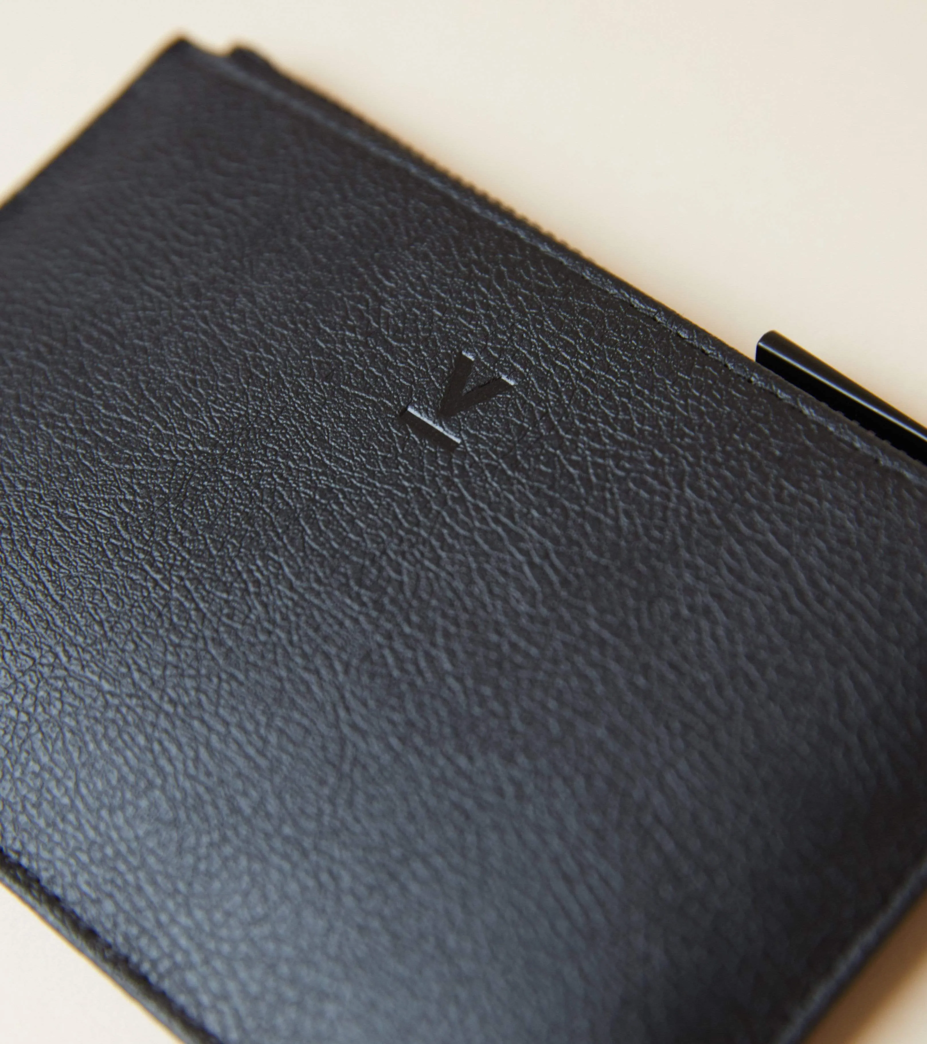 Classic Essentials Apple Leather Vegan Card Pouch | Black