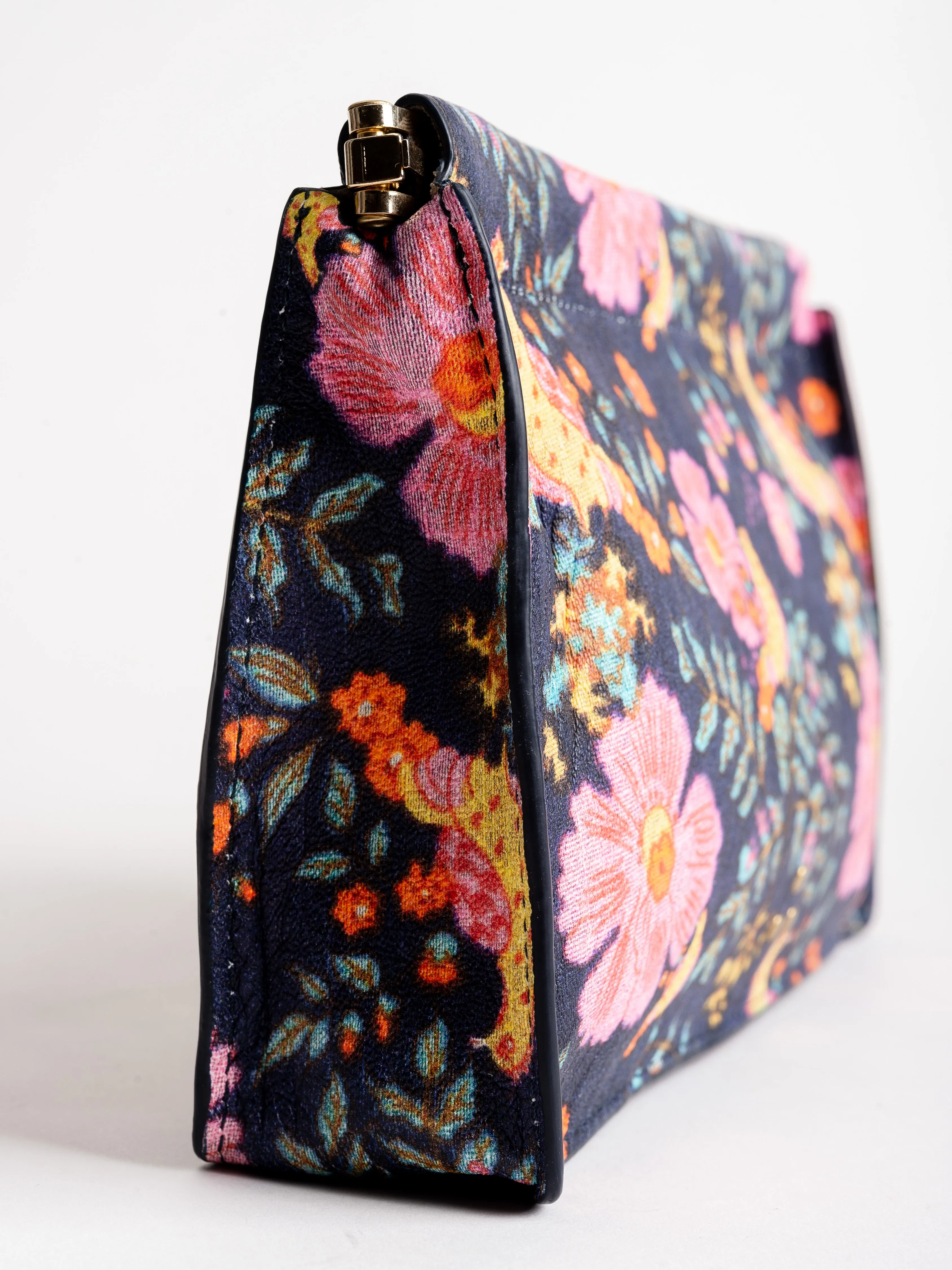 clic clac clutch - print india
