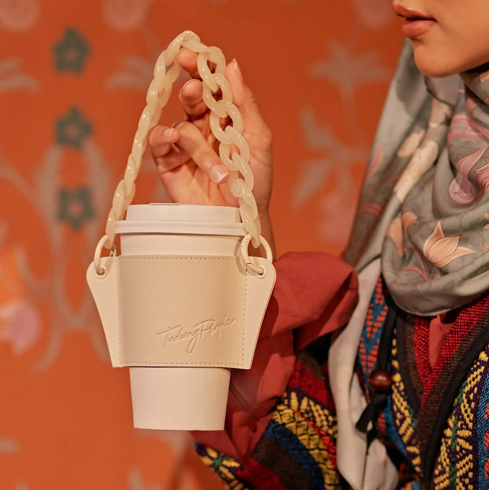 Cup Sleeve With Chain
