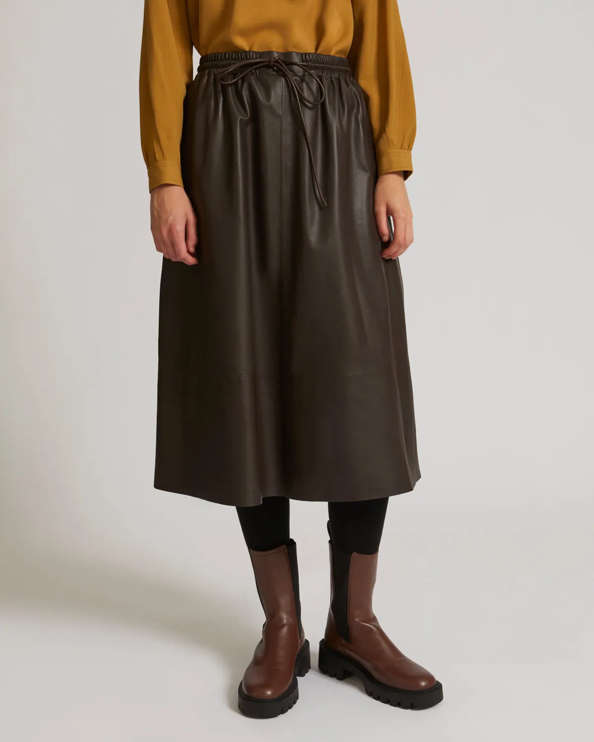 Flared skirt in lamb leather