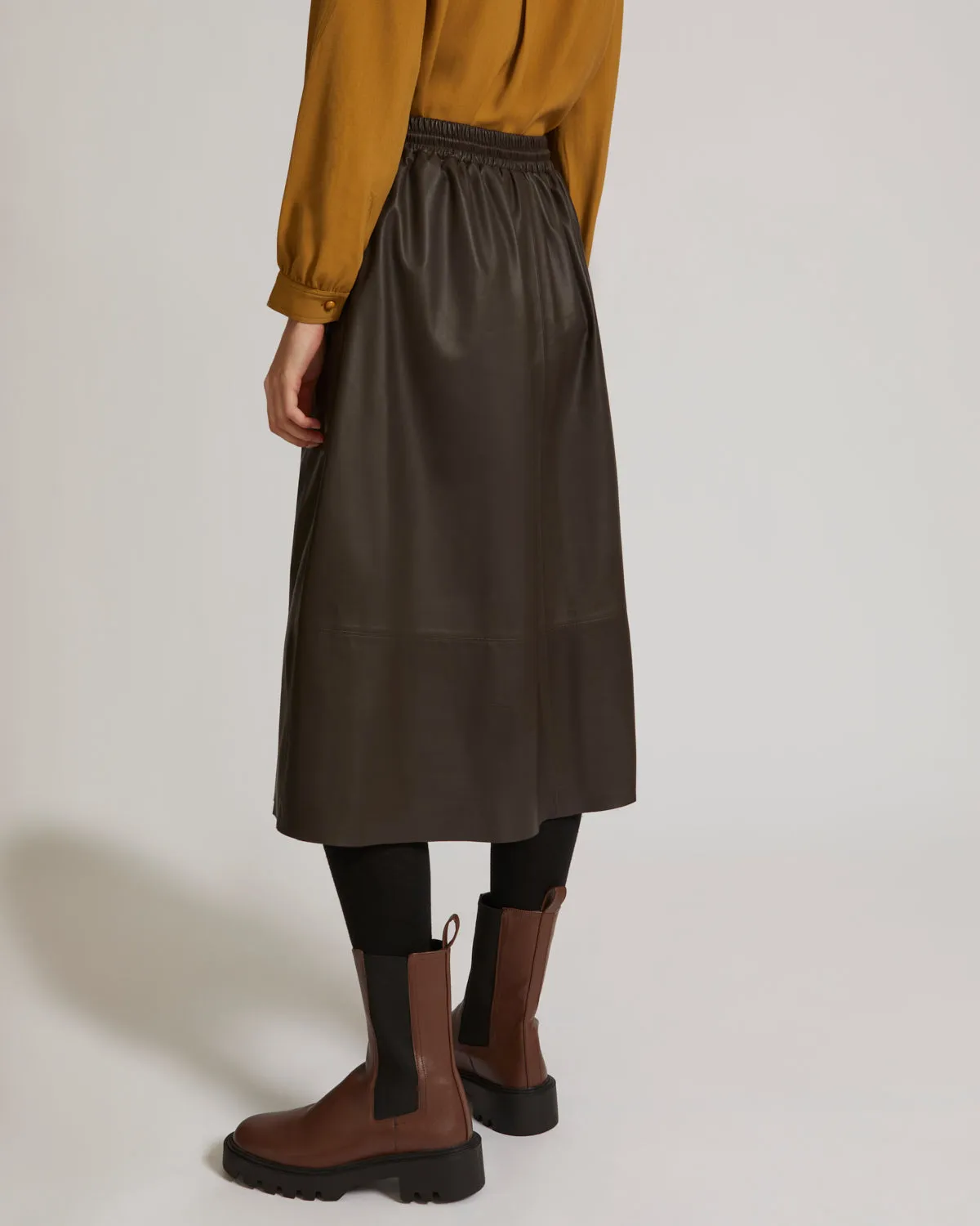 Flared skirt in lamb leather