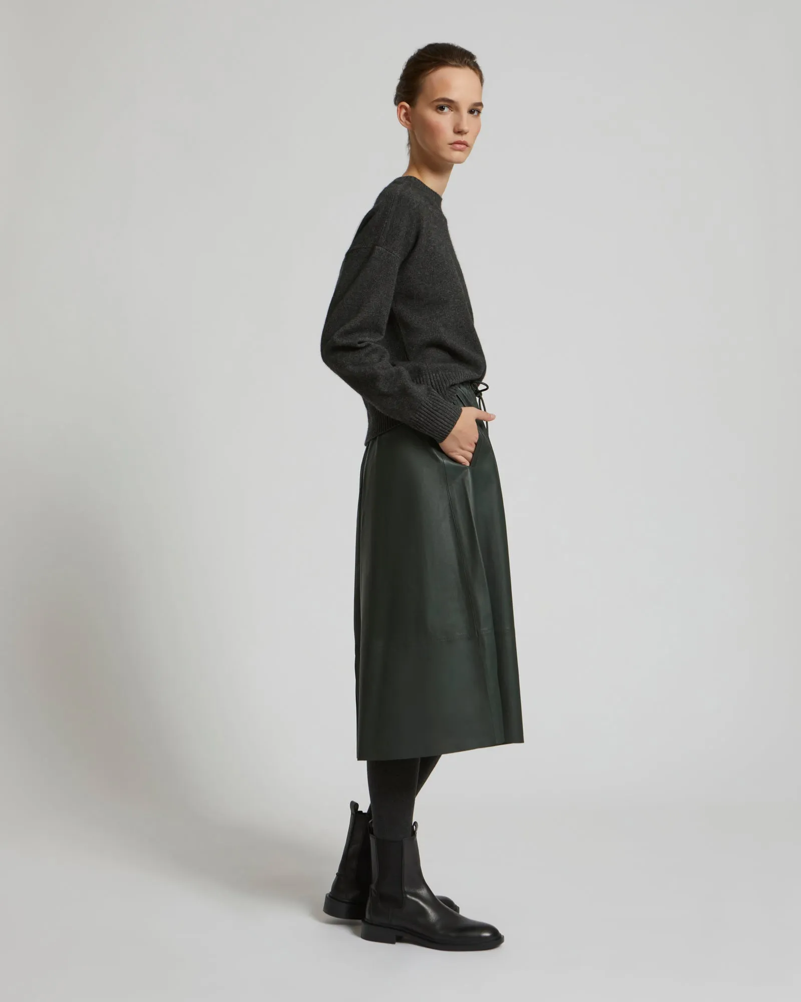 Flared skirt in lamb leather