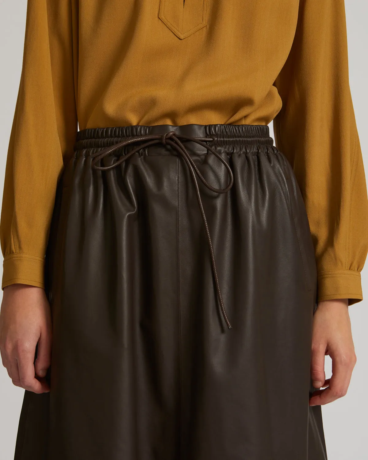 Flared skirt in lamb leather