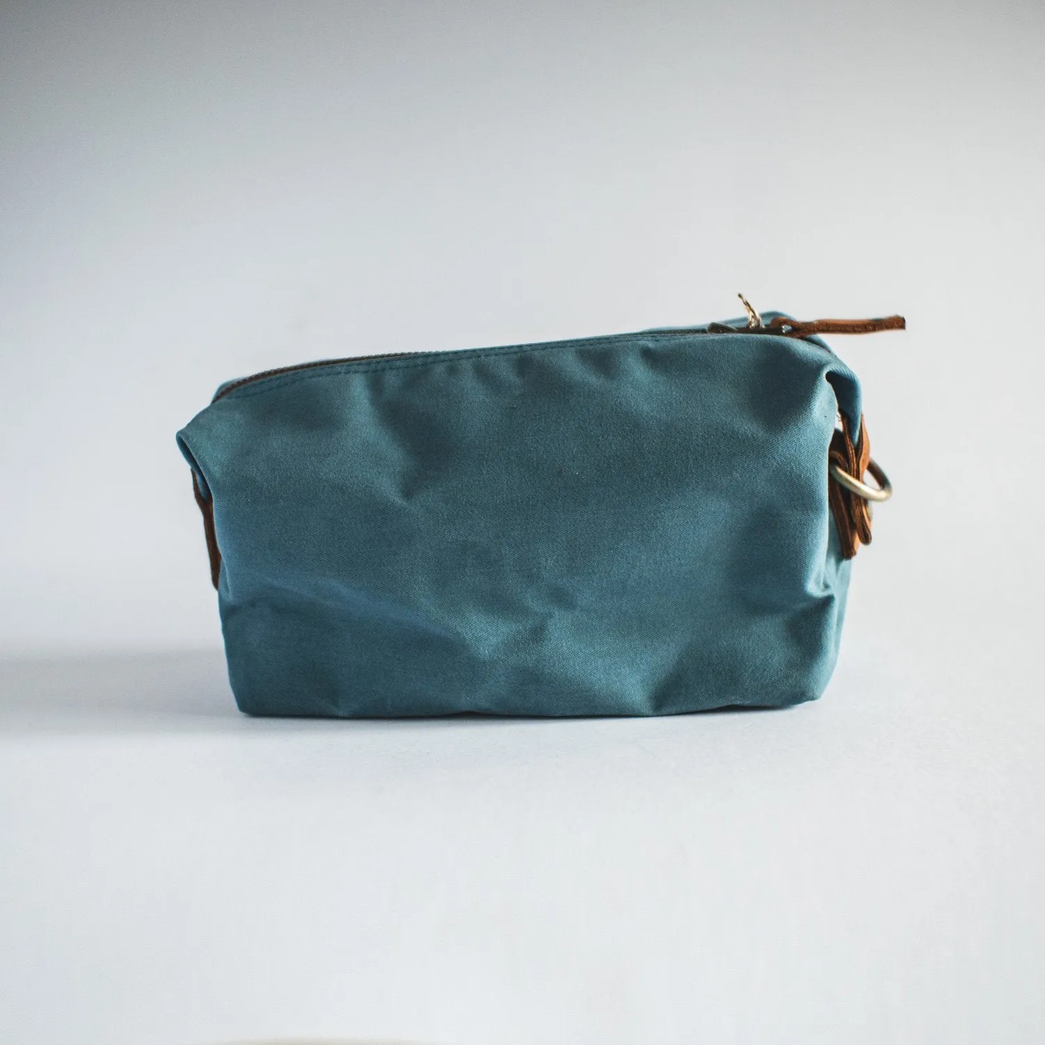 Gouache Sweeney Waxed Canvas Dopp Kit