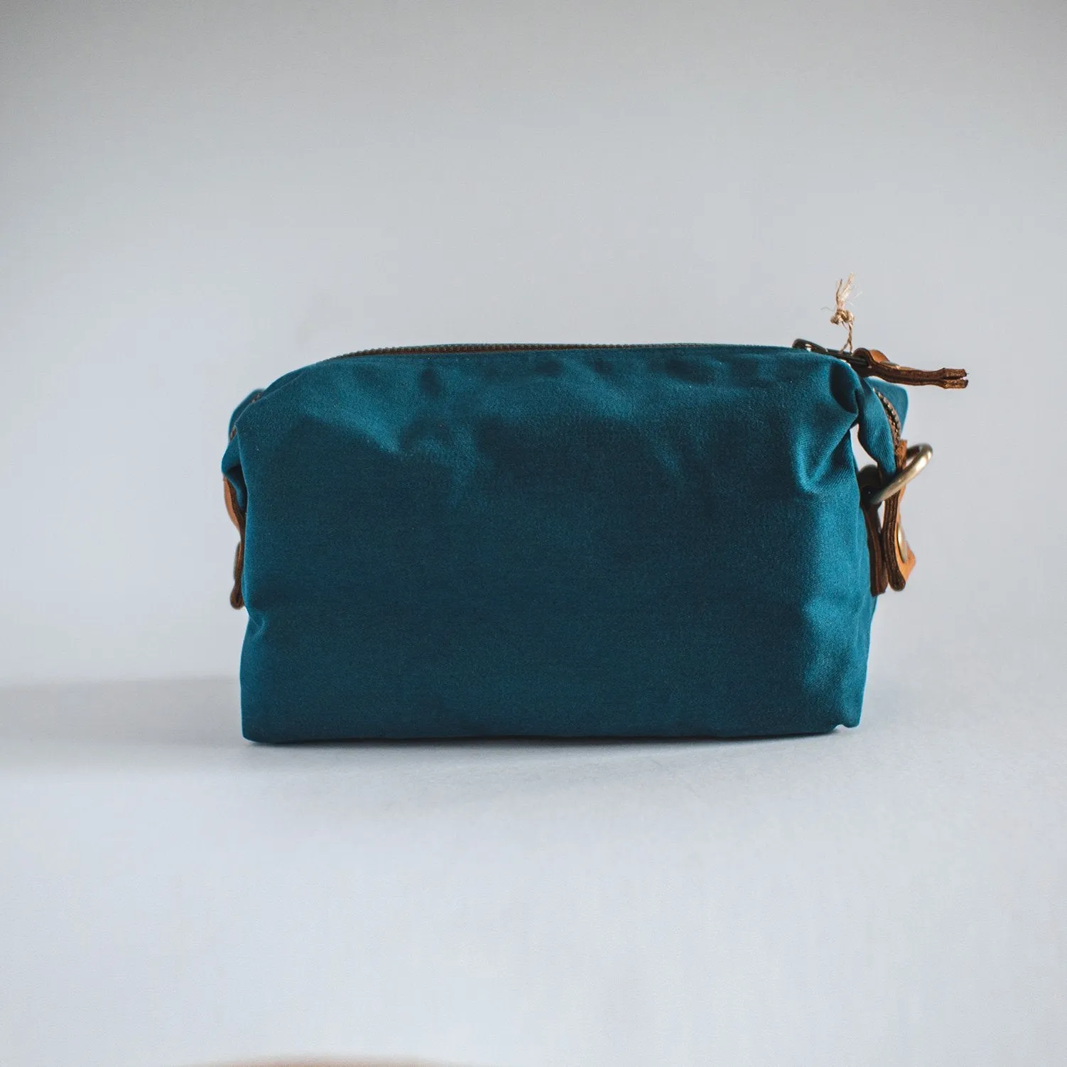 Gouache Sweeney Waxed Canvas Dopp Kit