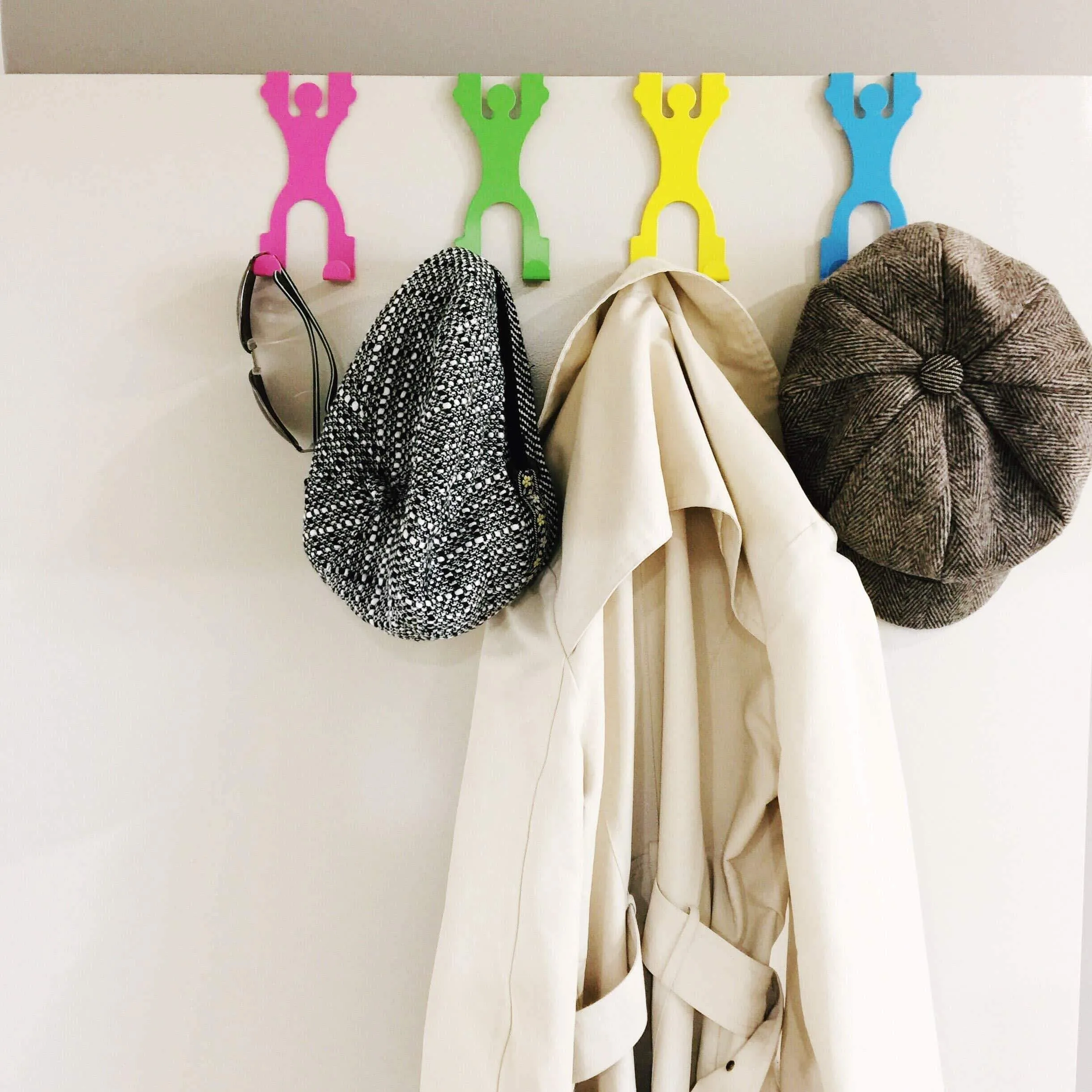 HARPEL My Doorman, Over Door Hook Towel Hanger, Door Coat Rack Helps Organize Clothes, Closets, Bathroom & More. 4 Men/8 Hooks