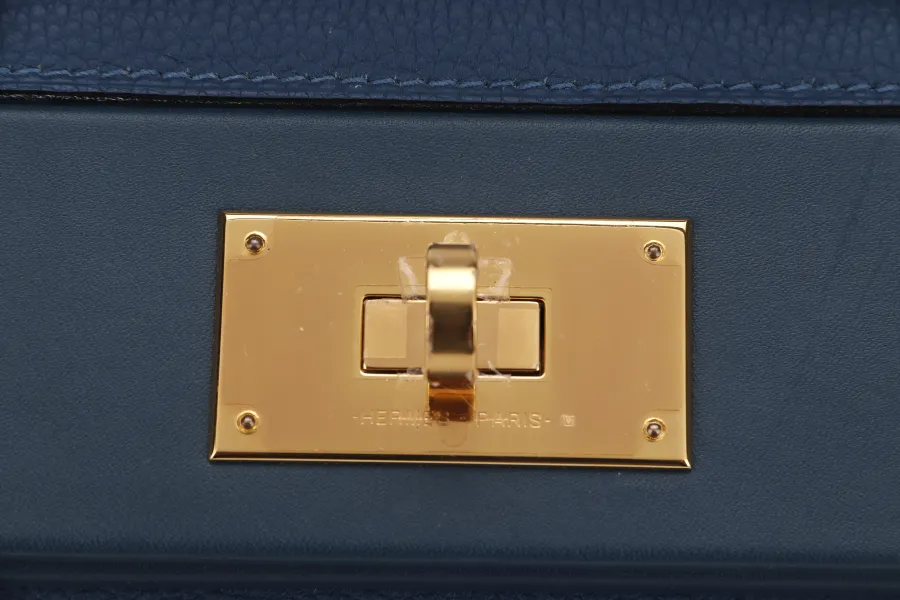 HERMES 24-24 29CM DEEP BLUE TAURILLON MAURICE VEAU SWIFT LEATHER GOLD HARDWARE STAMP Z (2021)  WITH STRAP, DUST COVER AND BOX