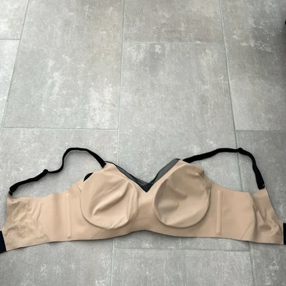 Honeylove NWOT crossover wireless bra