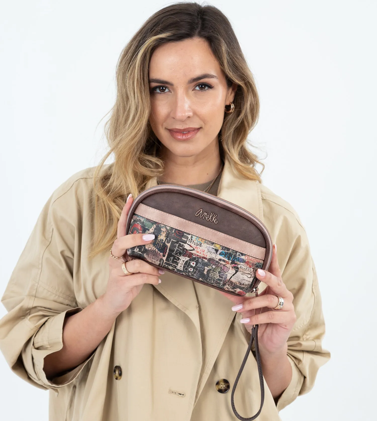 Ixchel toiletry bag with a zip