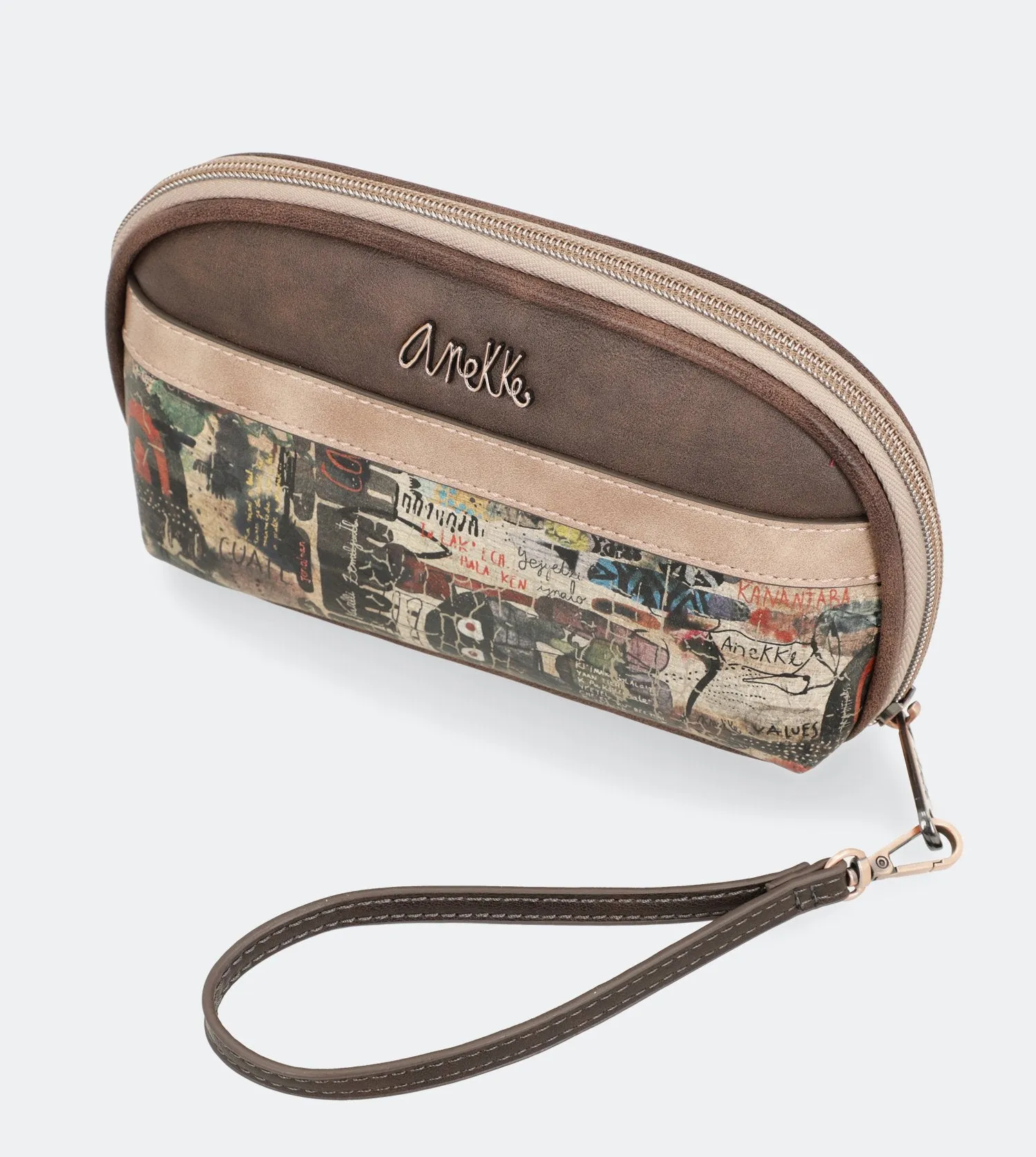 Ixchel toiletry bag with a zip