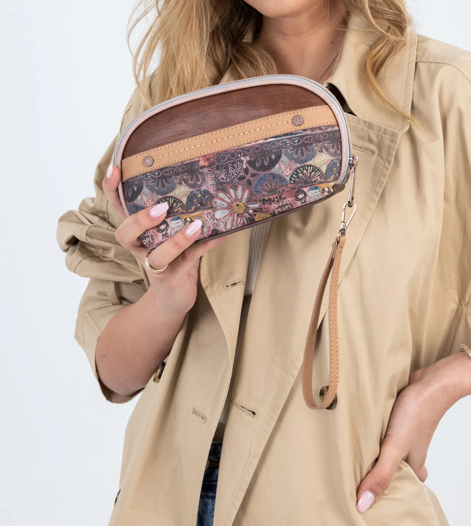 Ixchel Wallet with a zip