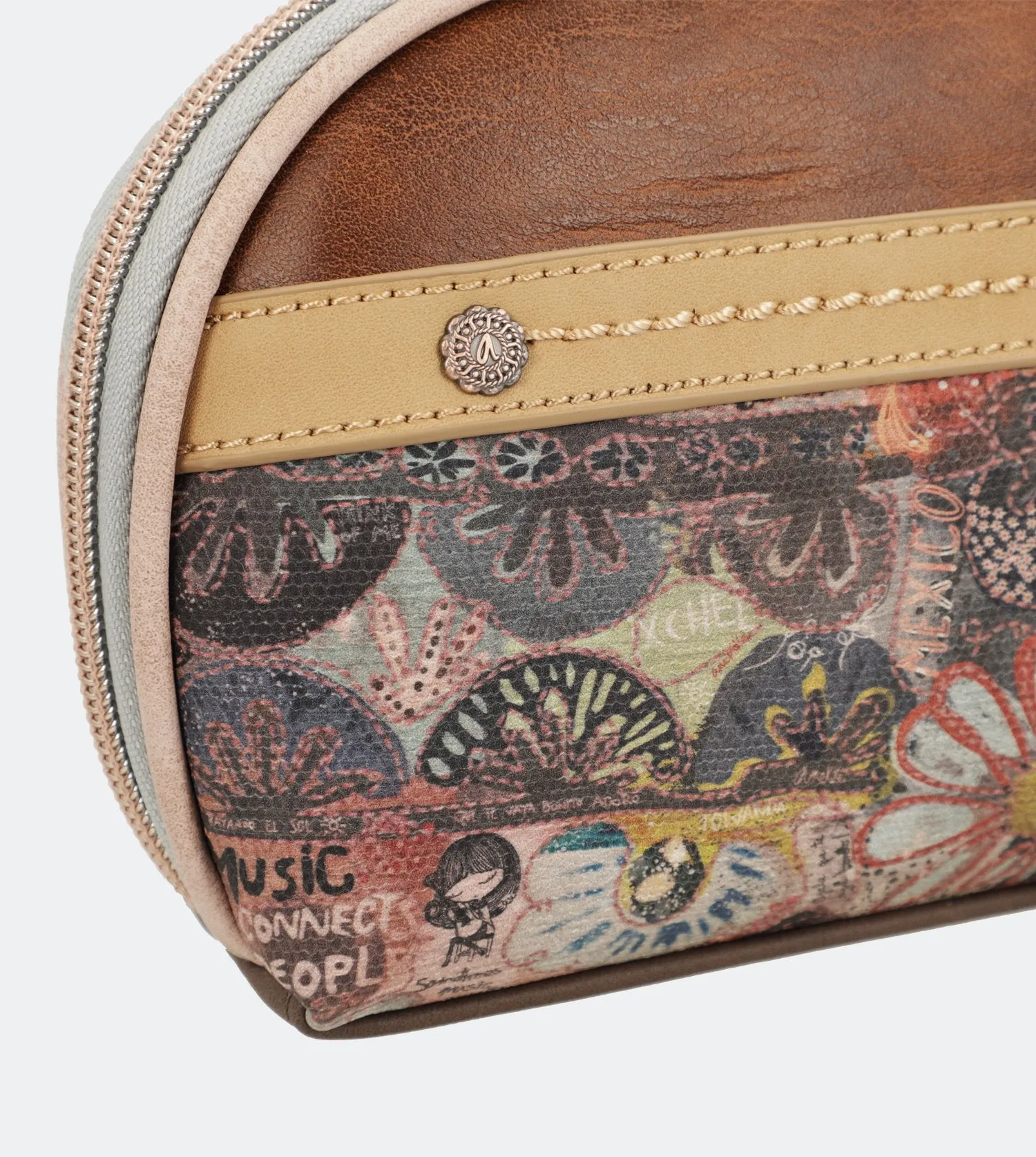 Ixchel Wallet with a zip