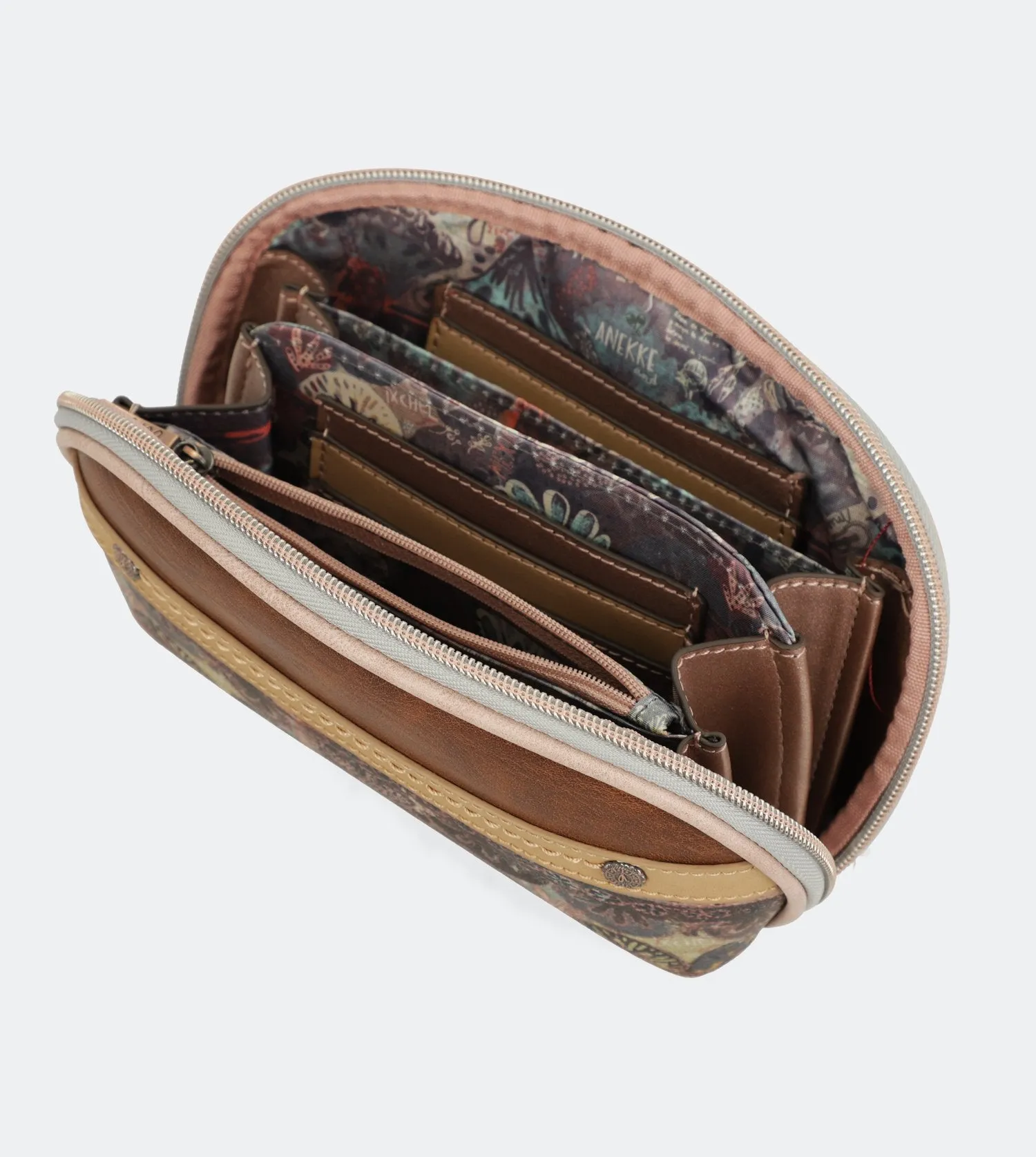 Ixchel Wallet with a zip