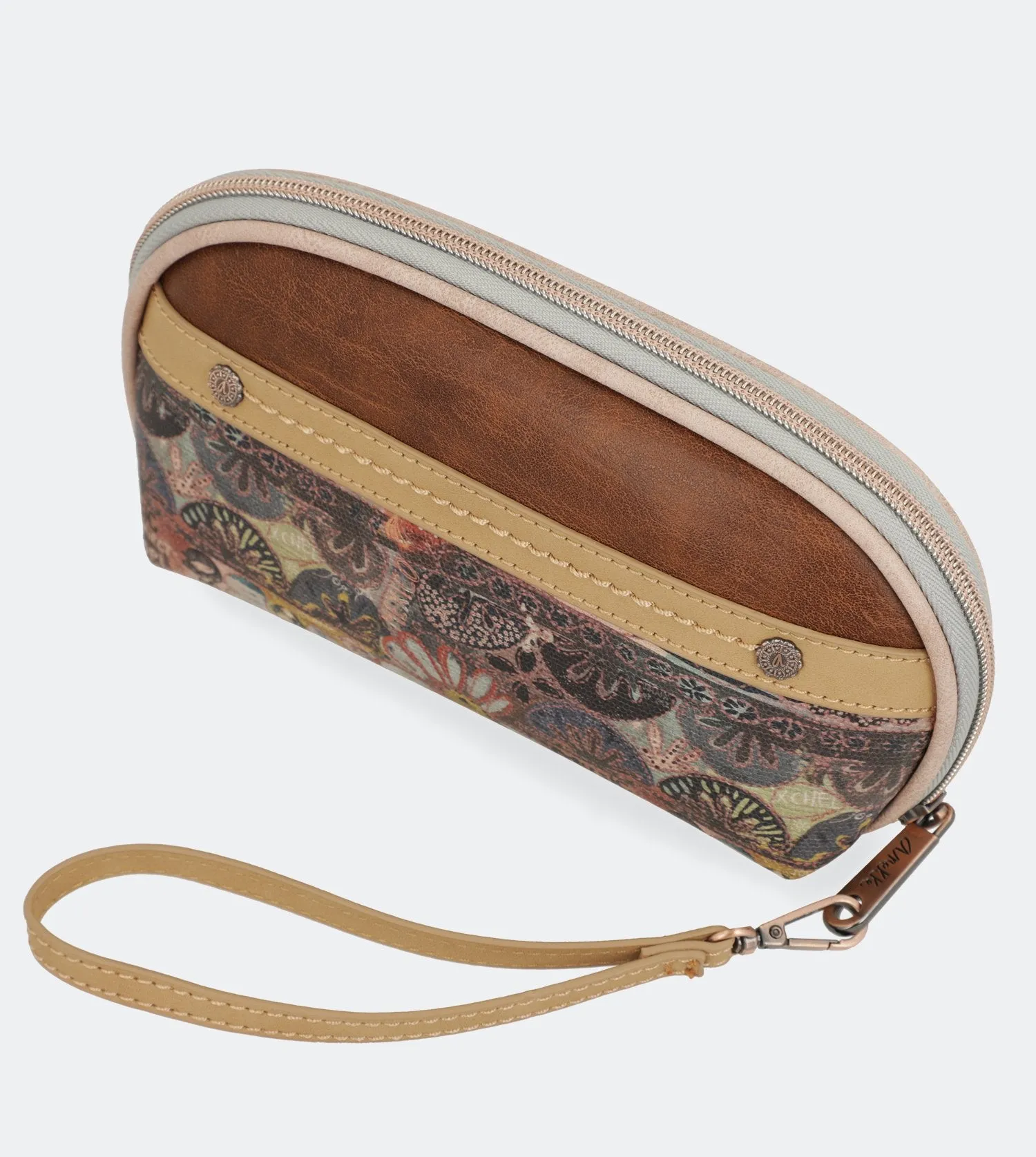 Ixchel Wallet with a zip