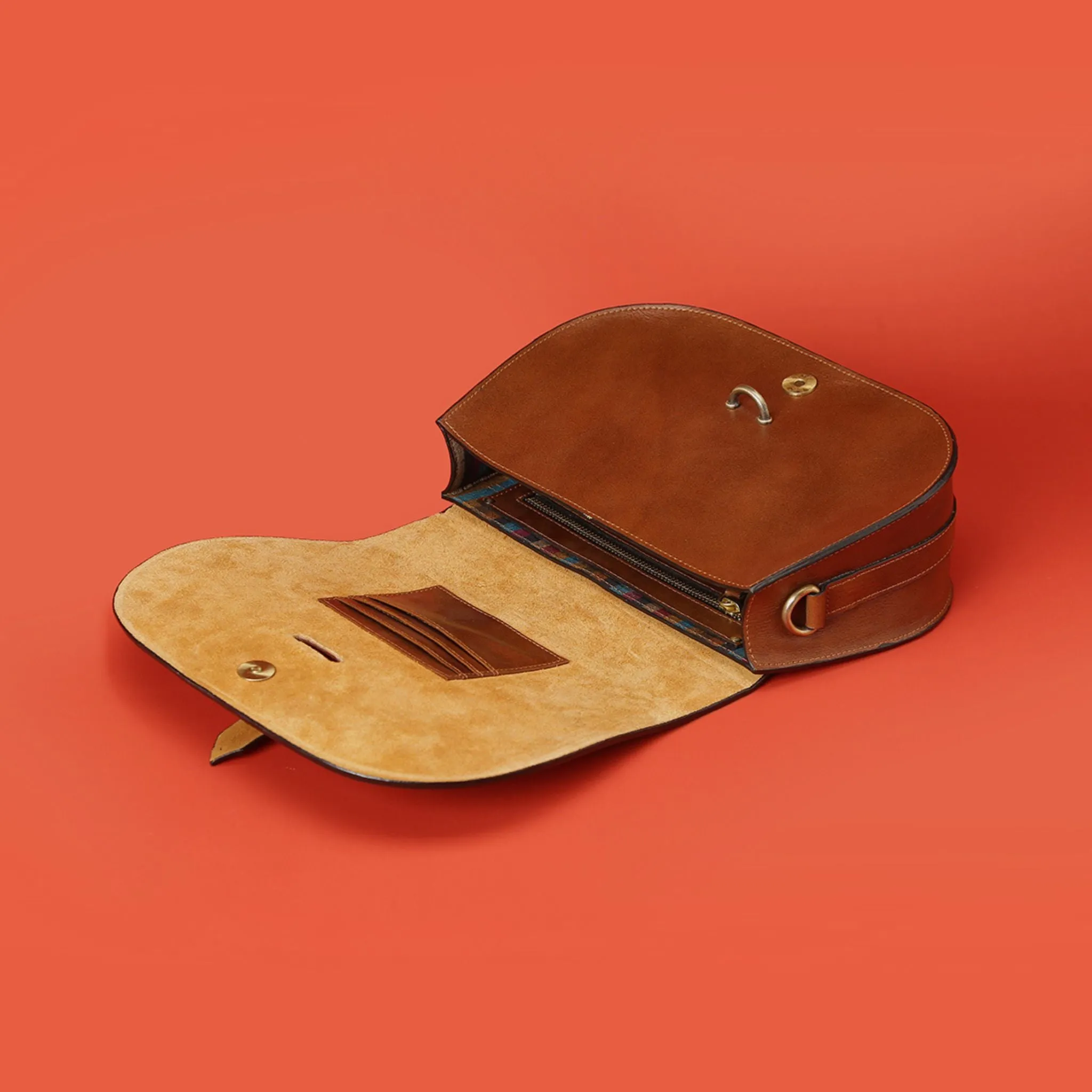 “Jahan” SADDLE SLING – Tan