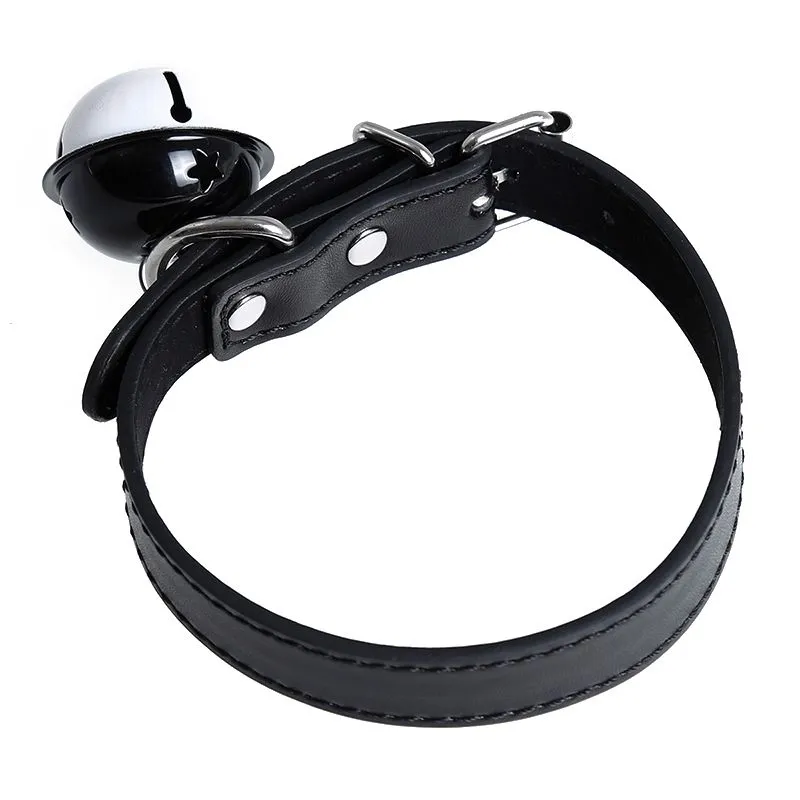 Kiotos Leather Kunstleren Collar met Belletje - Elegant Zwarte Halsband voor verhoogde sensationele momenten -