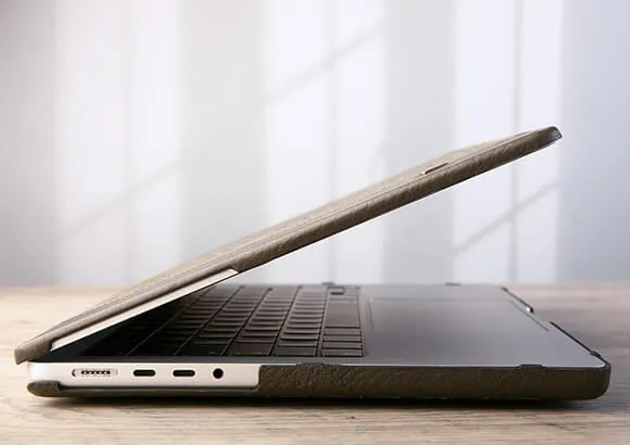 Kobra MacBook Pro 14” M4 Leather Suit (2024)