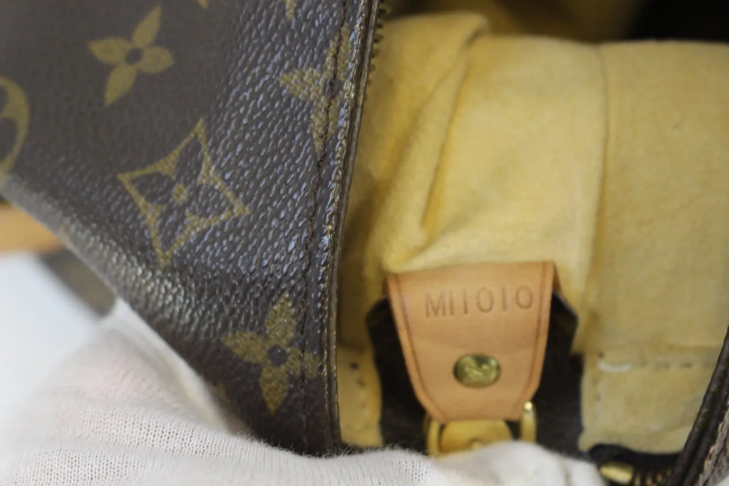 LOUIS VUITTON Monogram Canvas Looping GM Bag