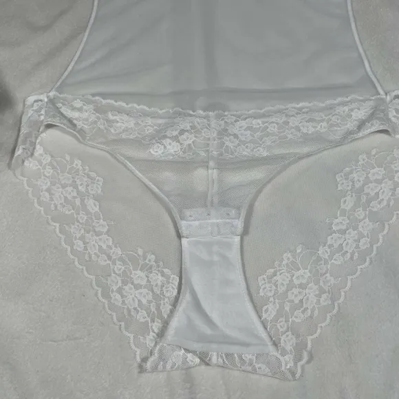 NEW‎ Natori [ XL ] Cherry Blossom Convertible Mesh Bodysuit in White