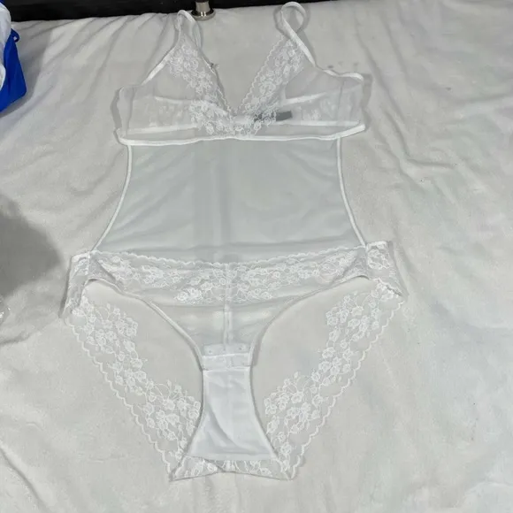 NEW‎ Natori [ XL ] Cherry Blossom Convertible Mesh Bodysuit in White