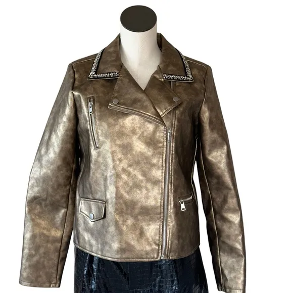 NWT BACCINNI Faux Leather Gold  Metallic Studded Collar Line