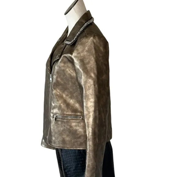 NWT BACCINNI Faux Leather Gold  Metallic Studded Collar Line