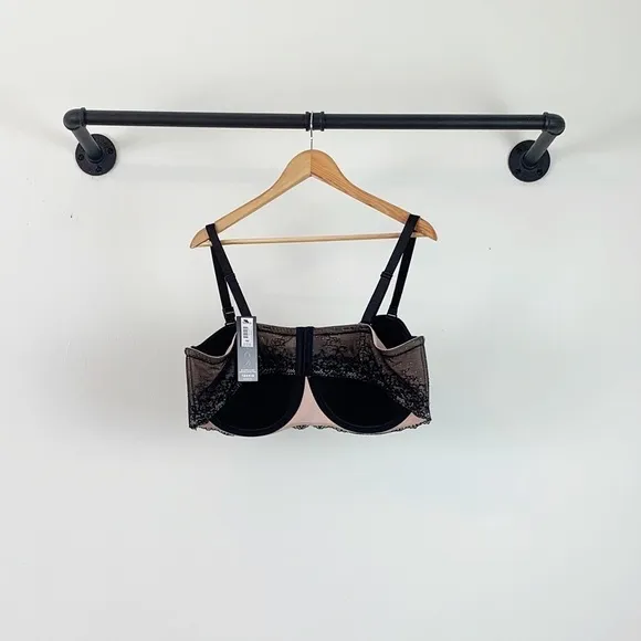 NWT Torrid Black Microfiber Lightly Lined Multi-way Convertible Strapless Bra
