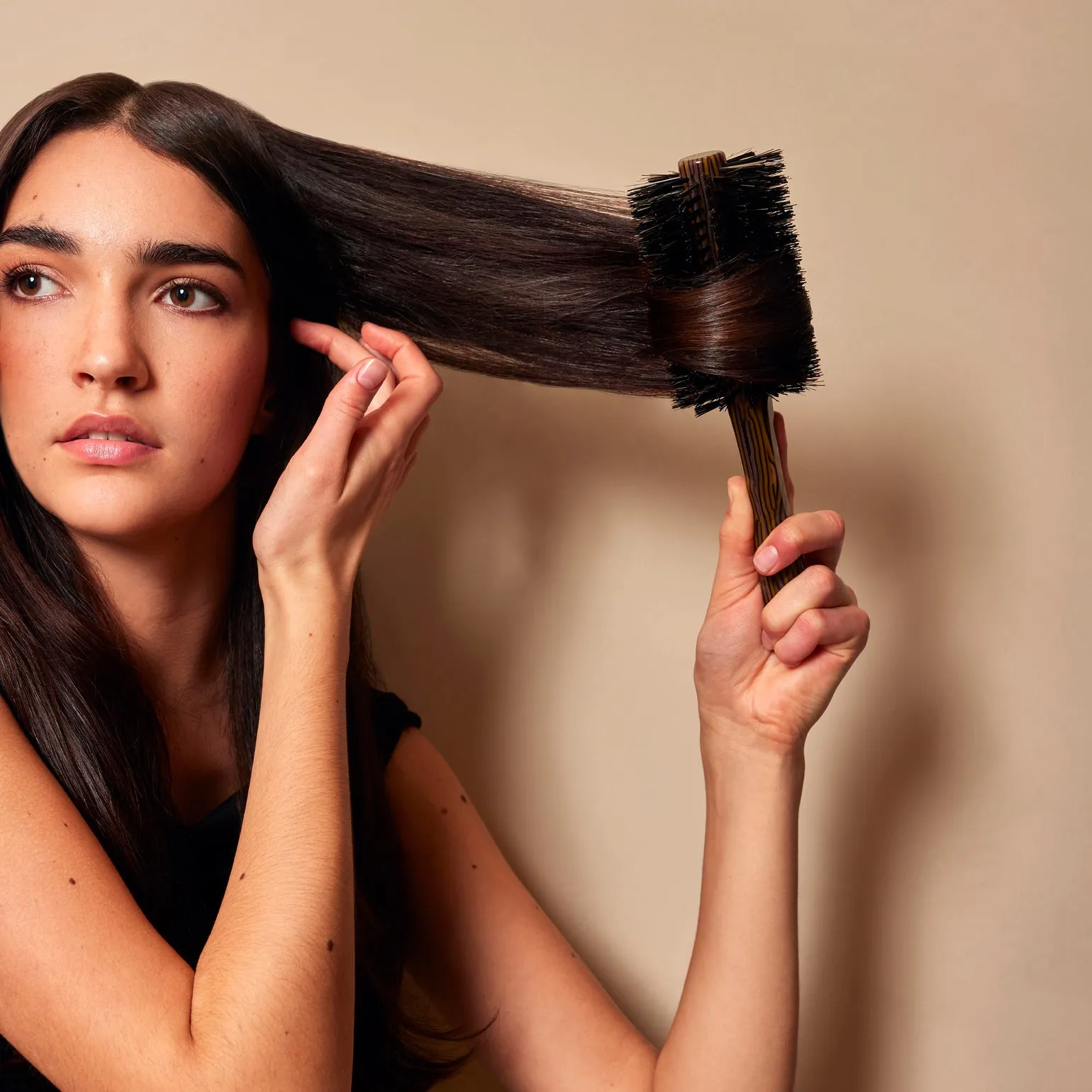 Oribe Italian Resin Large Round Brush