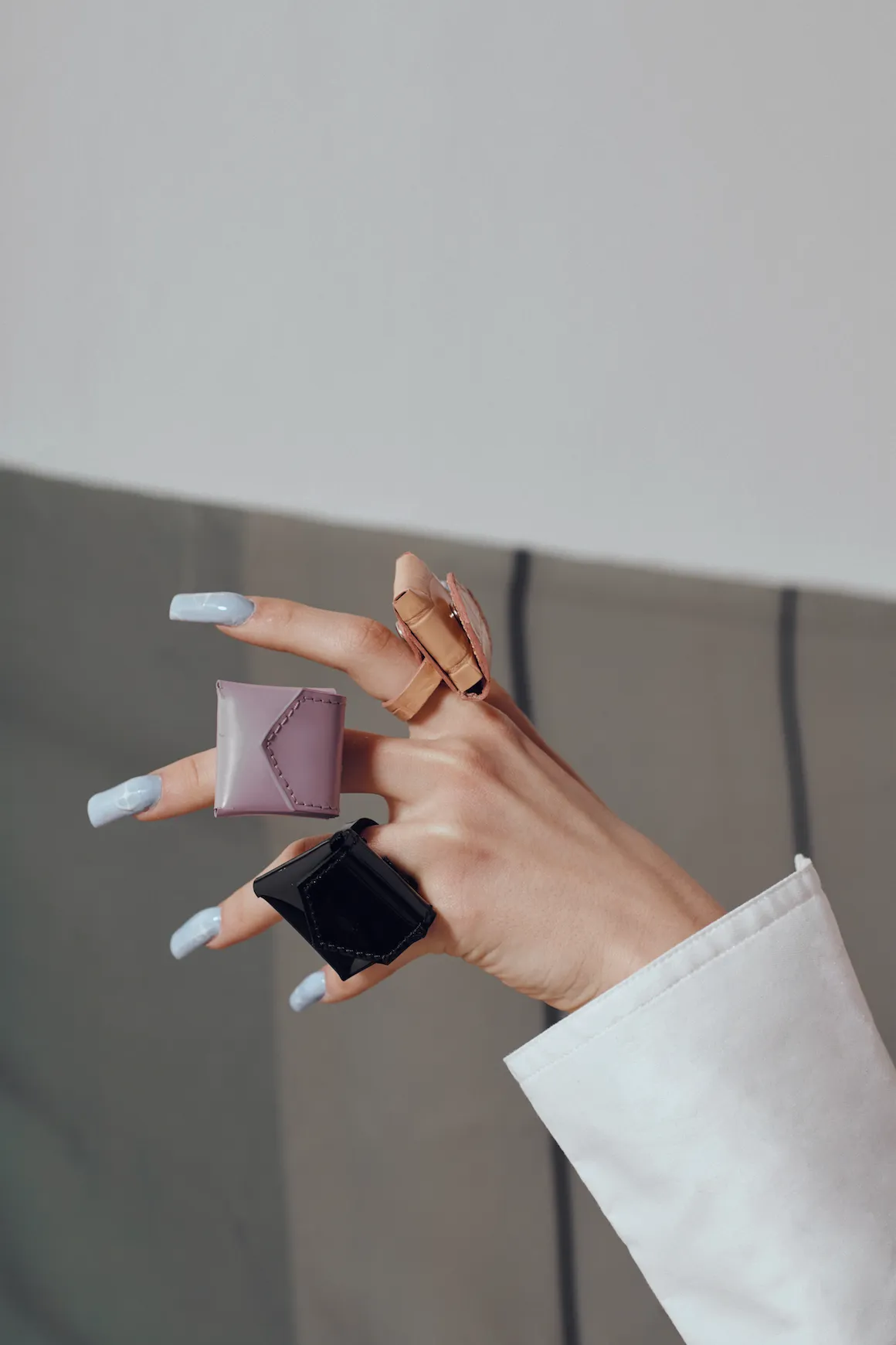 PILLS RING LILAC GLOSSY-LEATHER