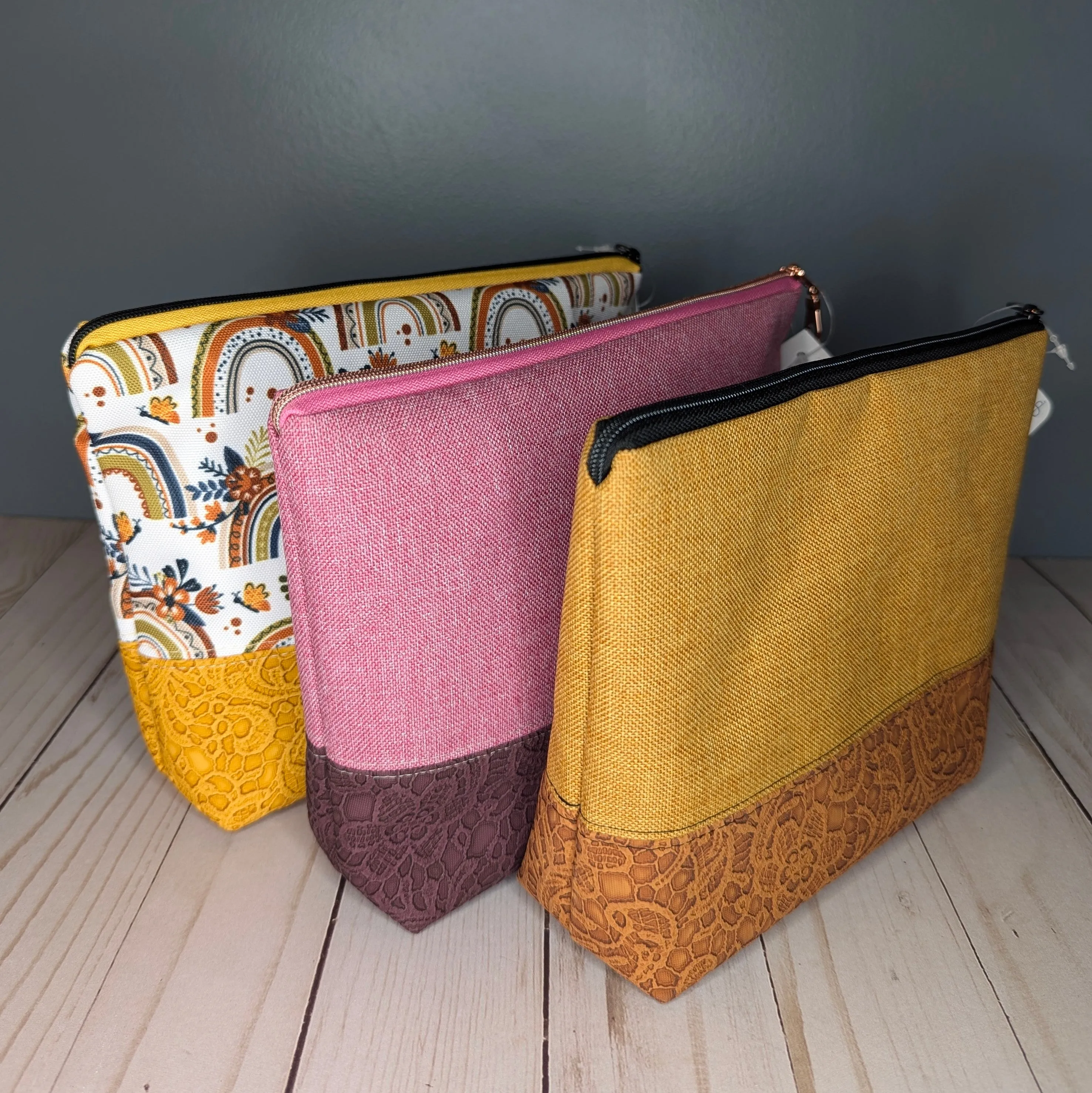 Pink/burgundy zipper pouch