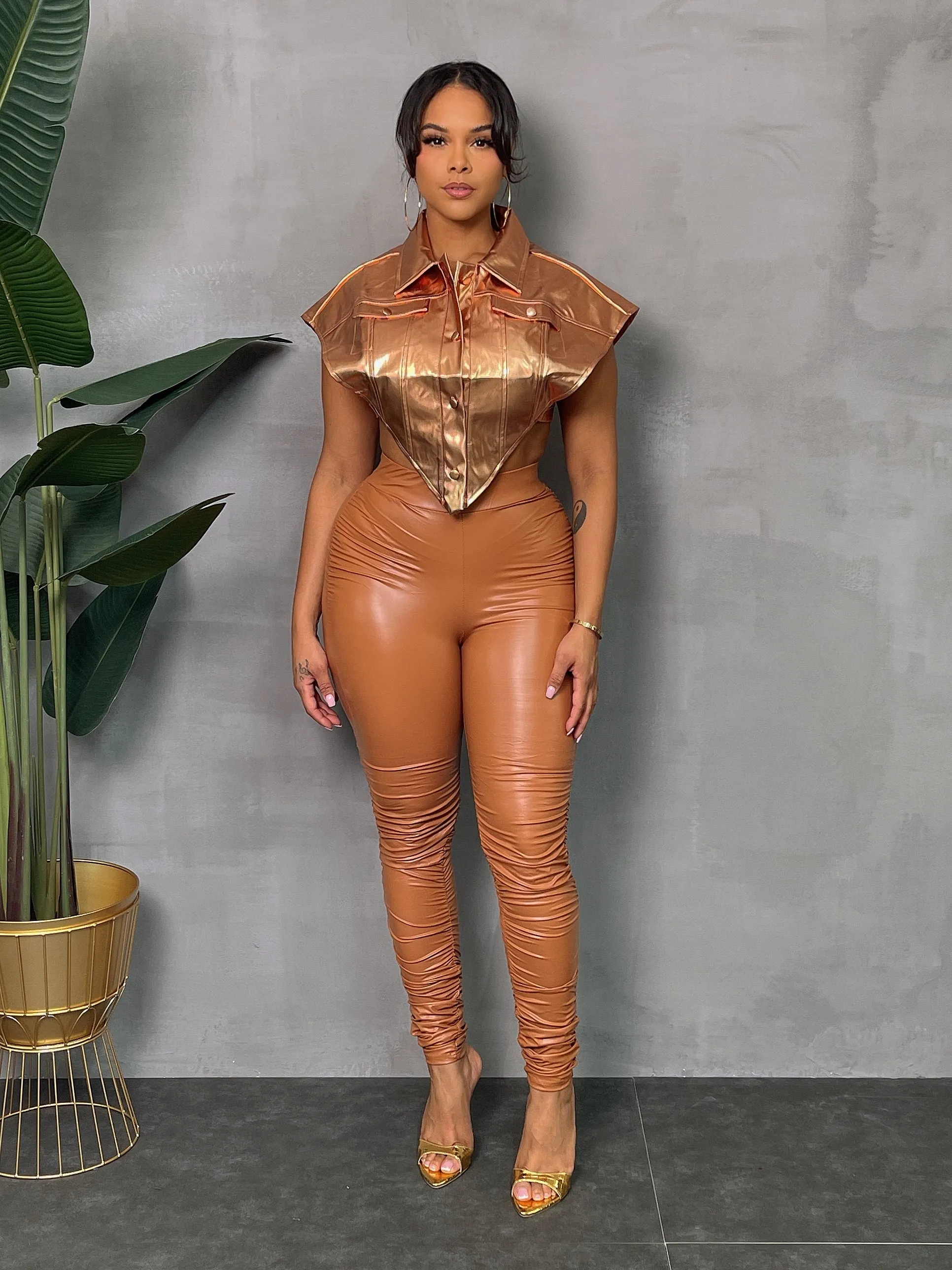 PU05P-PU Leather Ruched Leggings