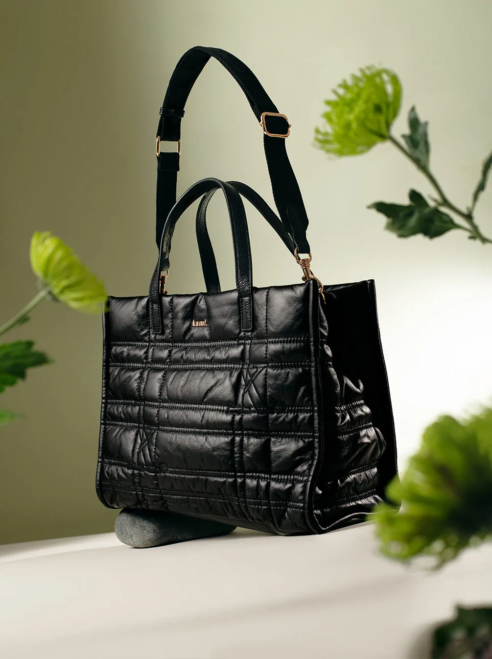 QUILTED LEATHER TOTE BLACK