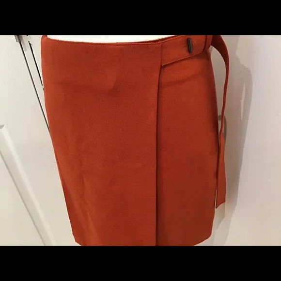 REED KRAKOFF  wool wrap skirt knee length Sz 6