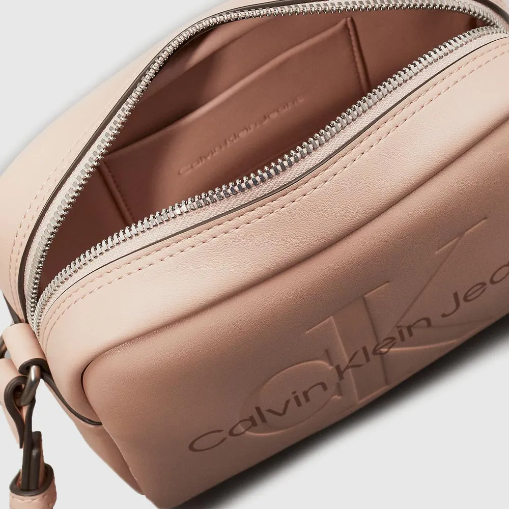 Sculpted Camera Bag - Pink