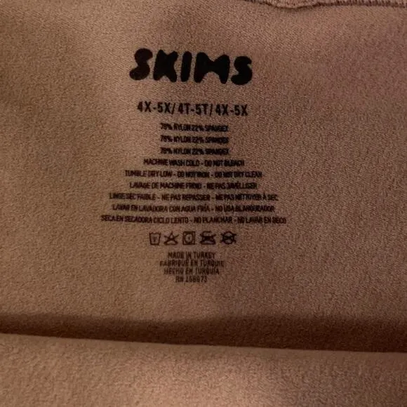 SKIMS Seamless Sculpt Solution Short Right Leg Exposed 4X/5X