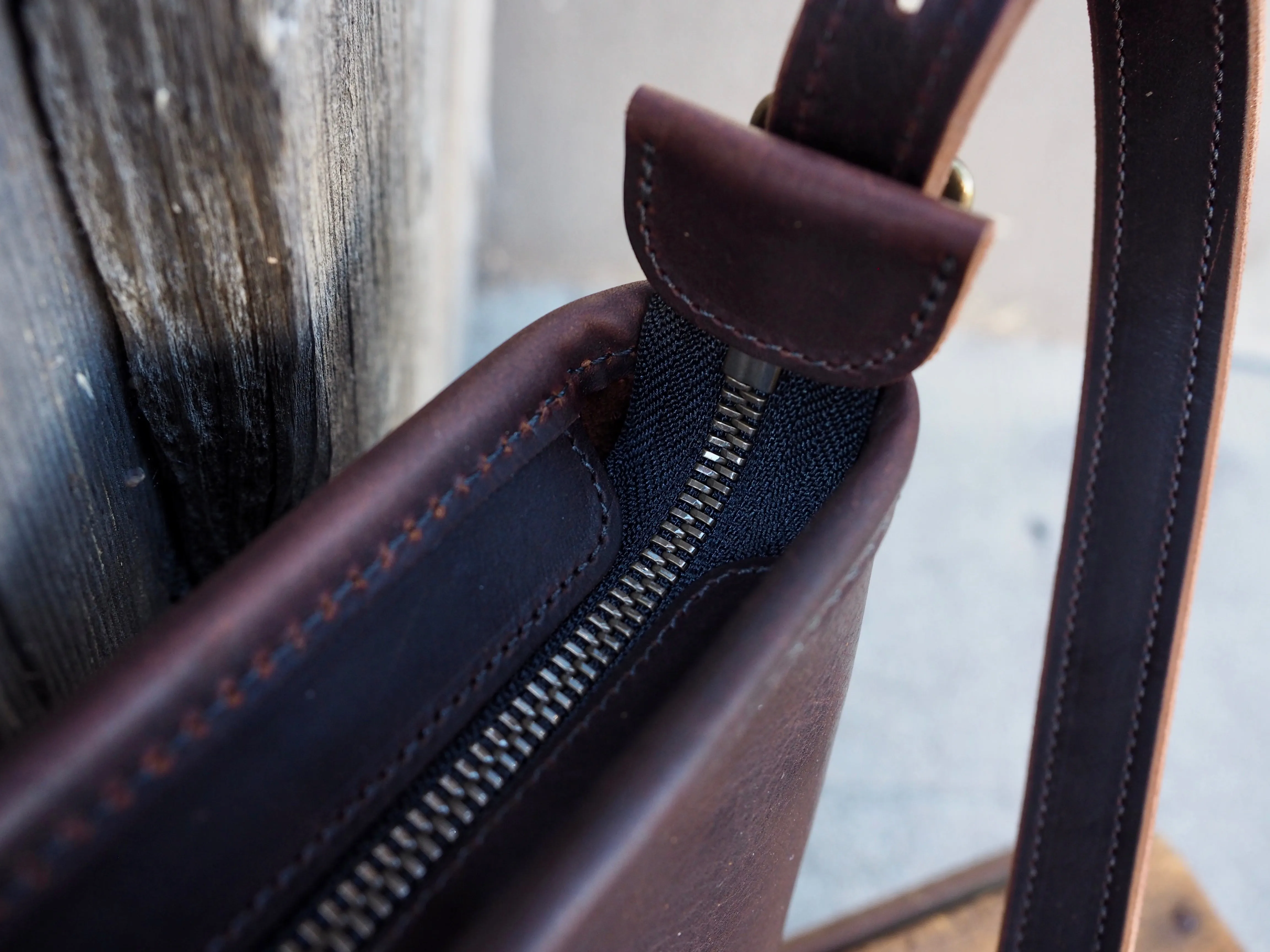 Small Cross Body Purse in Polo Brown Regency Calf